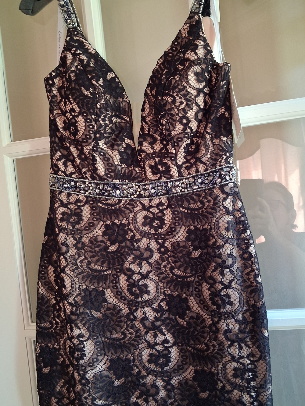 Glamorous Black Lace Strapless Evening Dress with Embellished Waist